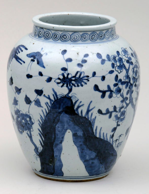 Chinese Shunzhi Vase In Excellent Condition For Sale In Sheffield, MA