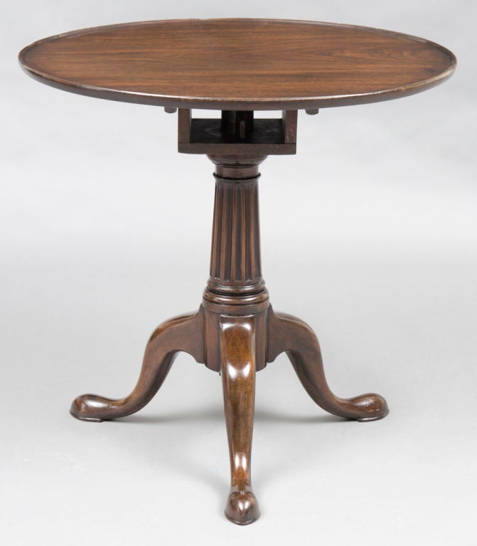 English George II Walnut Tripod Table For Sale 1