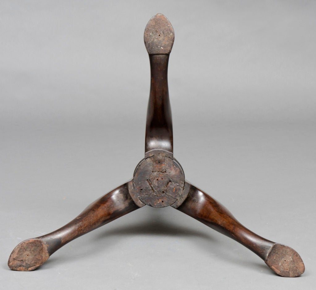 English George II Walnut Tripod Table For Sale 6