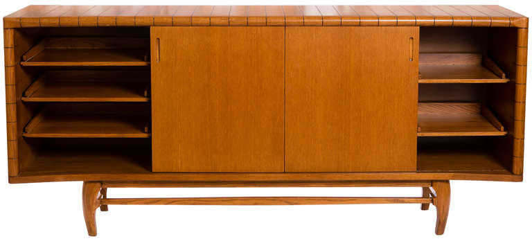 Remarkable 1950s Oak Sideboard In Excellent Condition For Sale In Brooklyn, NY