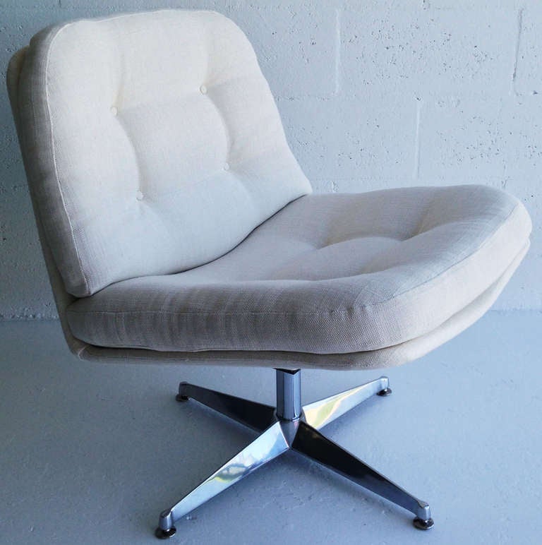 Modern Single Lounge Chair by Founders For Sale