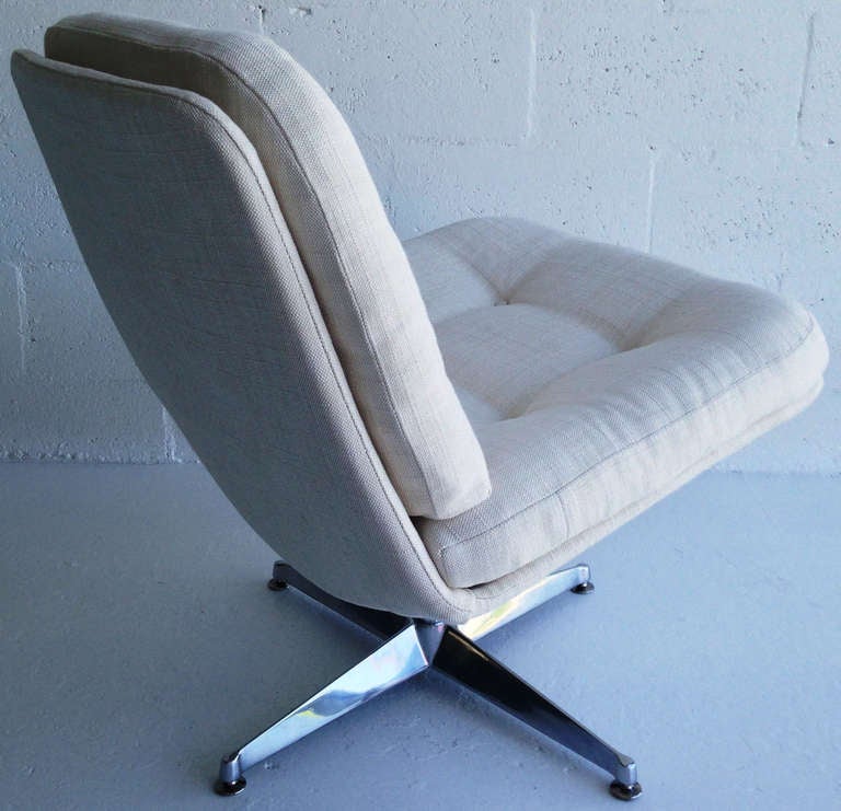 Single Lounge Chair by Founders In Excellent Condition For Sale In Brooklyn, NY