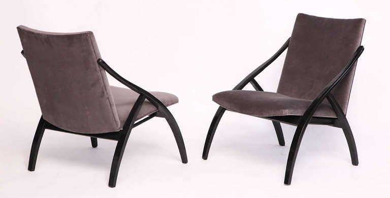Mid-Century Modern Graceful Pair of Danish Lounge Chairs For Sale