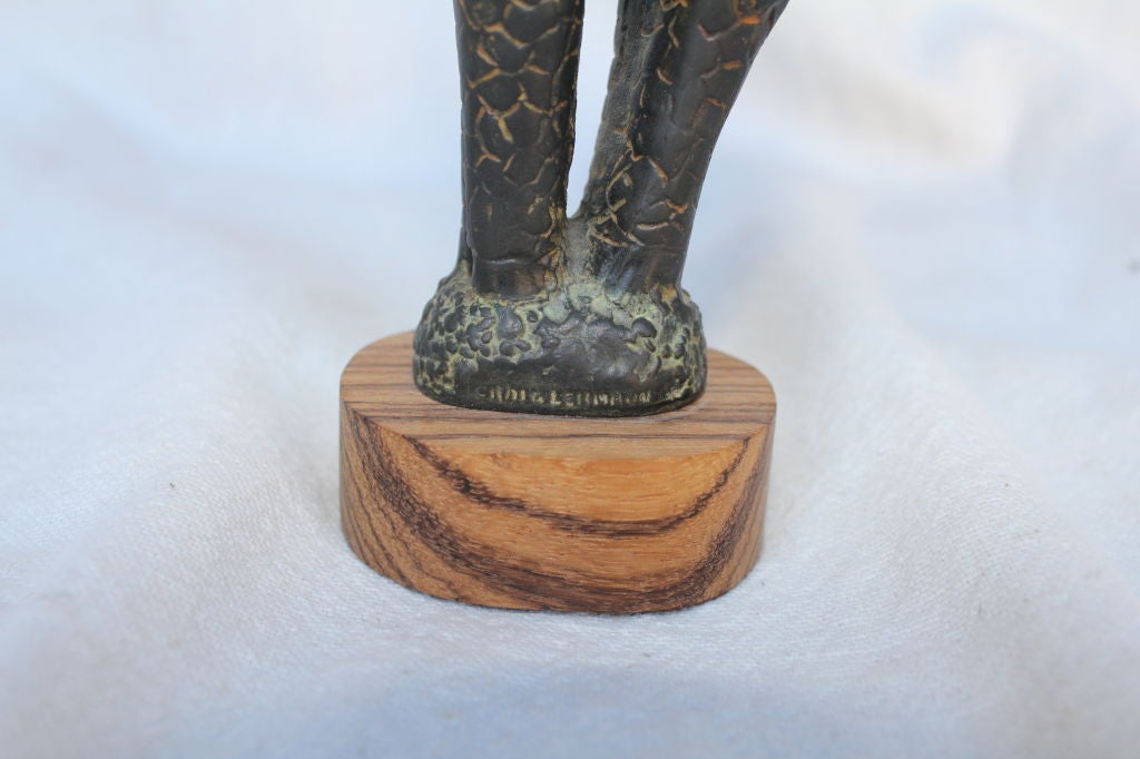 Bronzo dell'artista del Colorado Craig Lehmann Giraffa con cavaliere africano in vendita 1
