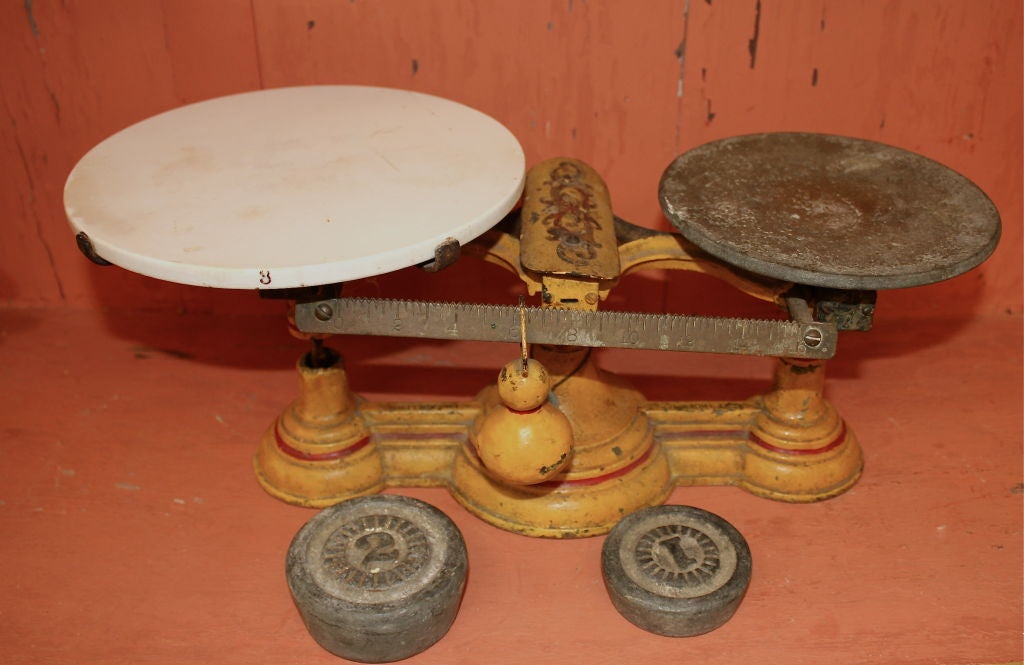 Early Troemner #3 scale with two weights great tole paint