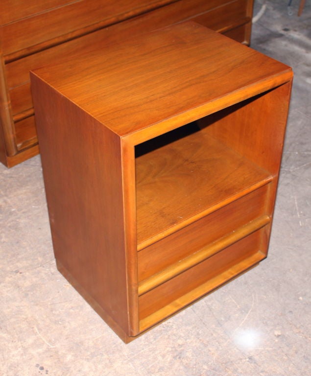 Pair of T.H. Robsjohn Gibbings night stands or end tables