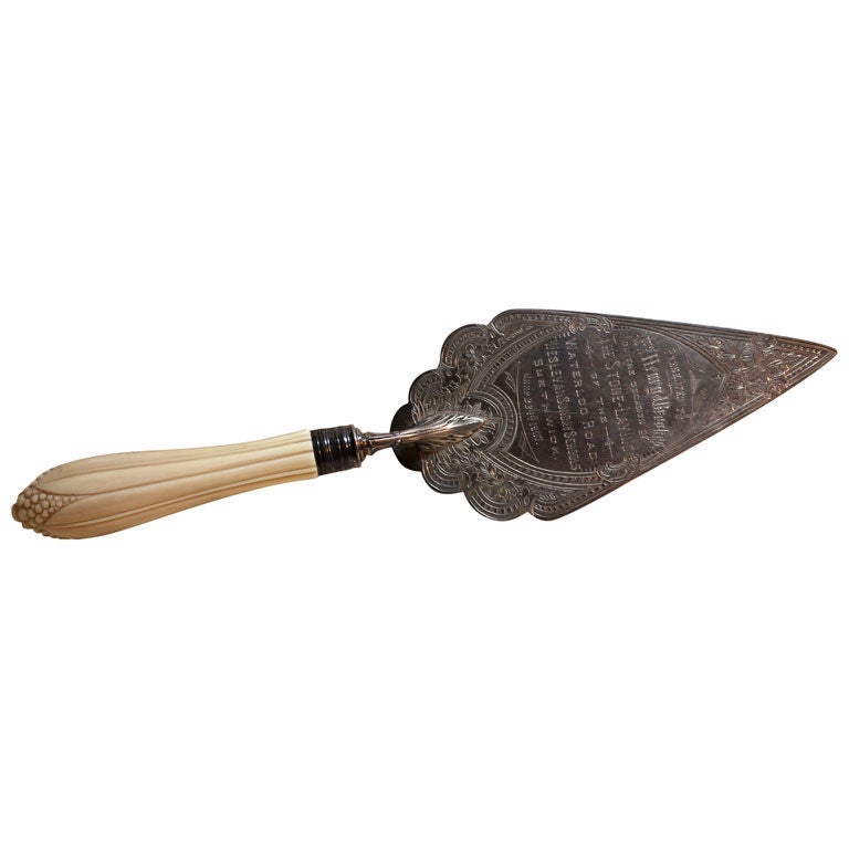 1907 presentation trowel in sterling silver with bone handle