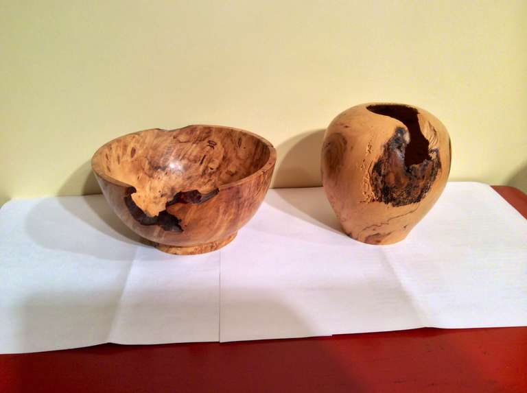2 beautiful American craftsmen bowl that are signed. Nicely turned and visually stunning. One is signed Joe Dimiao and is Buckeye burl and dated 1997. It is 3 inches tall and 6 inches in diameter. The other one is 4.5 inches tall and 4.5 inches in