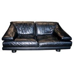 Nice Vintage Saporiti sofa in Black leather