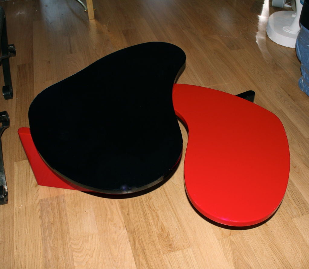 Saporiti nesting tables in black and red lacquer