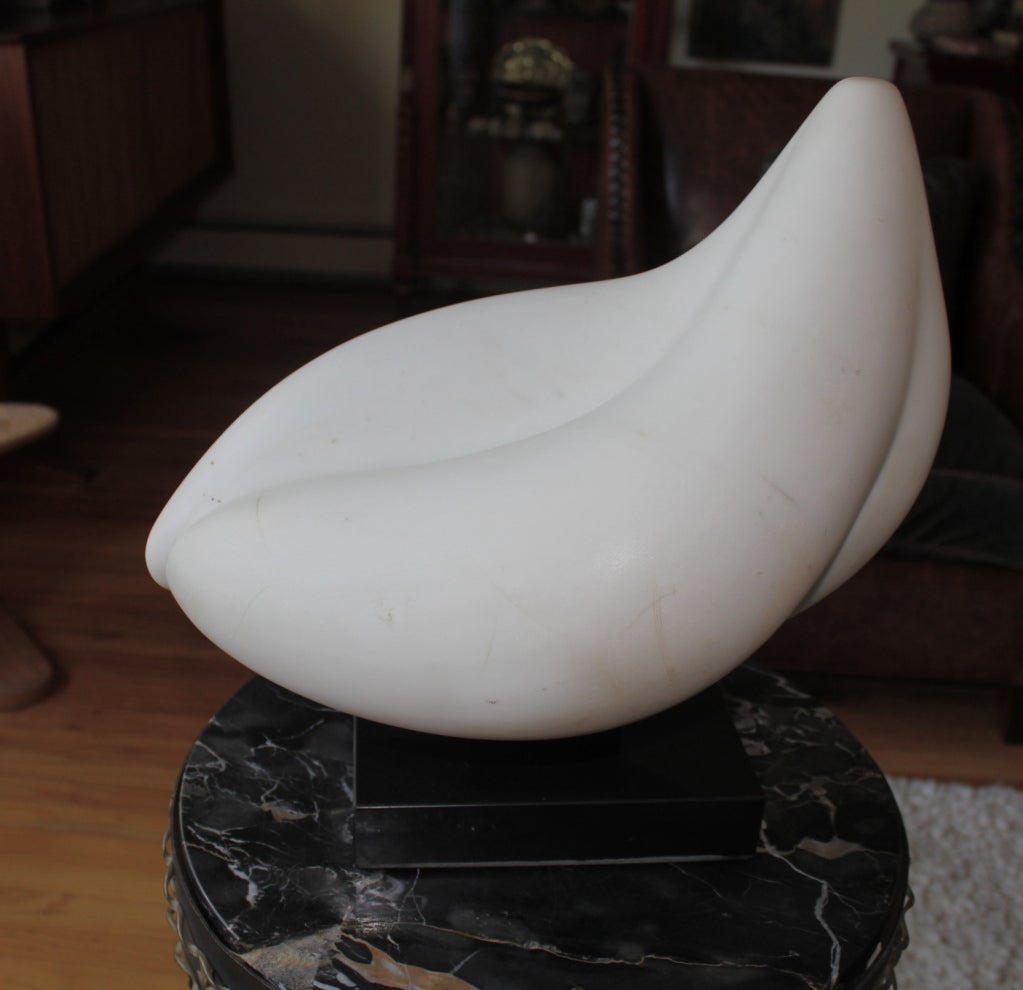 Abstract White Marble Sculpture In Good Condition In Palm Springs, CA
