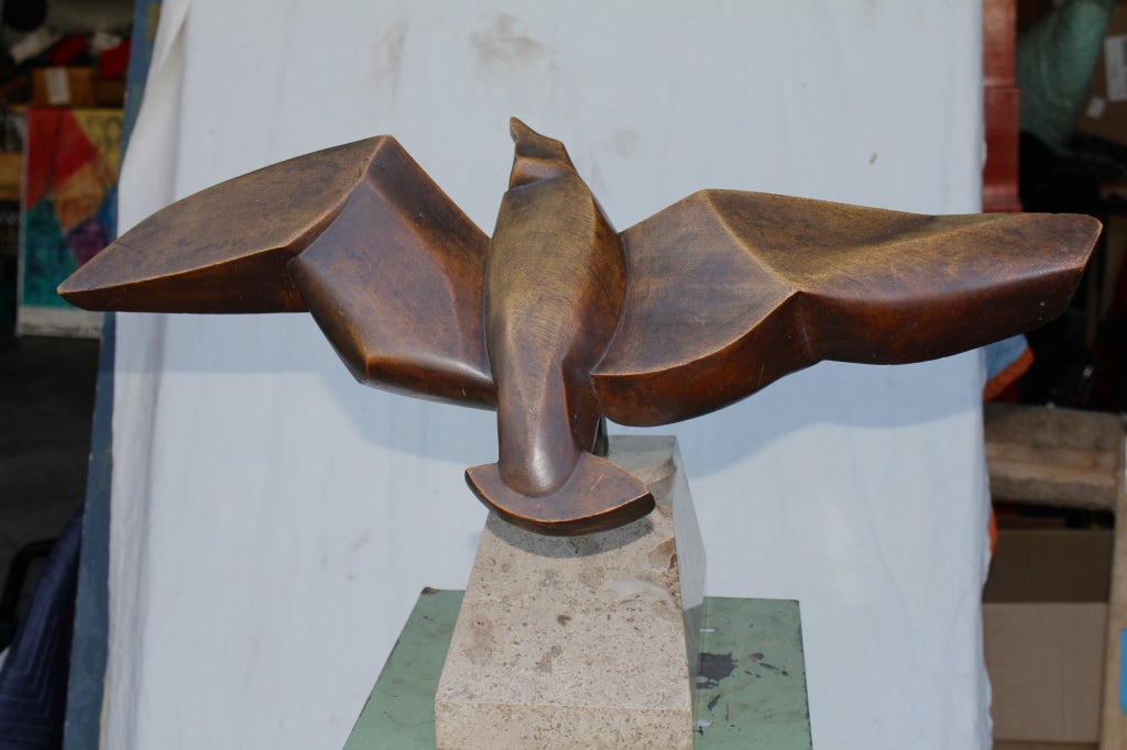 American Pivoting Carved Wood Gull on Marble Base For Sale