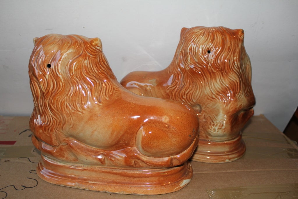 Pair of staffordshire dogs with glass eyes In Good Condition In Palm Springs, CA