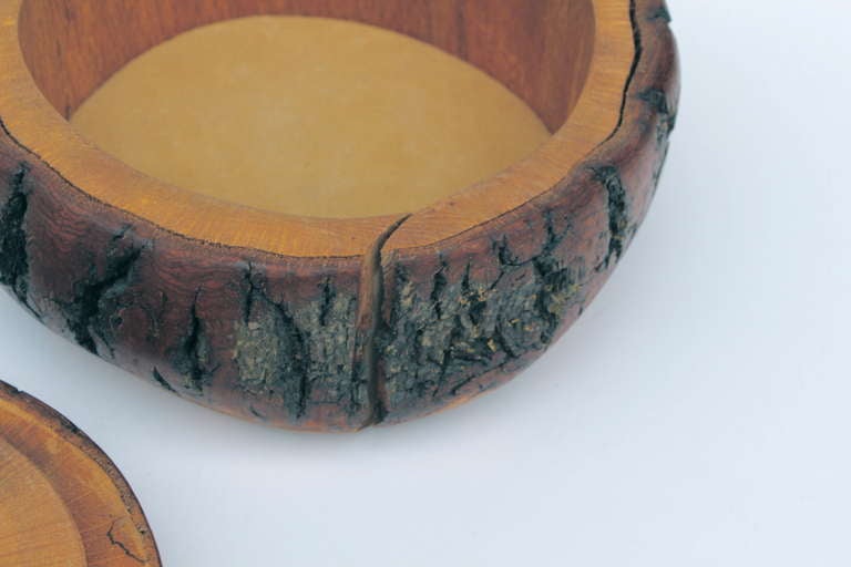American Hand turned wood bowl box with fitted cover For Sale