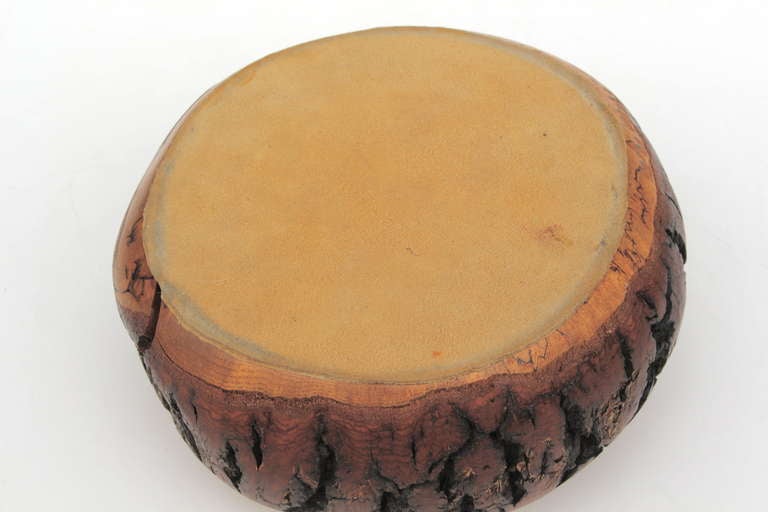 Hand turned wood bowl box with fitted cover In Good Condition For Sale In Palm Springs, CA