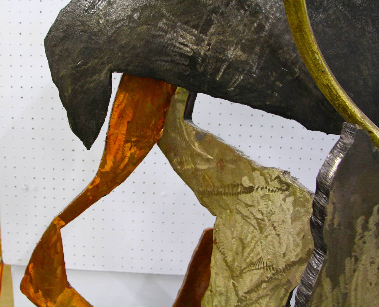 Una grande scultura in metallo firmata e molto pesante di Arthur Gibbons. È davvero incantevole. Questa scultura può essere esposta sia all'esterno che all'interno.
Segue una biografia dell'artista tratta dal suo sito web:

Direttore: La Milton