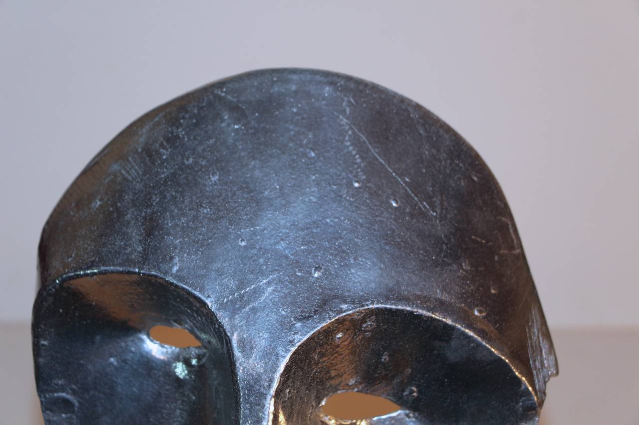 Buste abstrait en métal moulé sur socle en marbre en vente 1