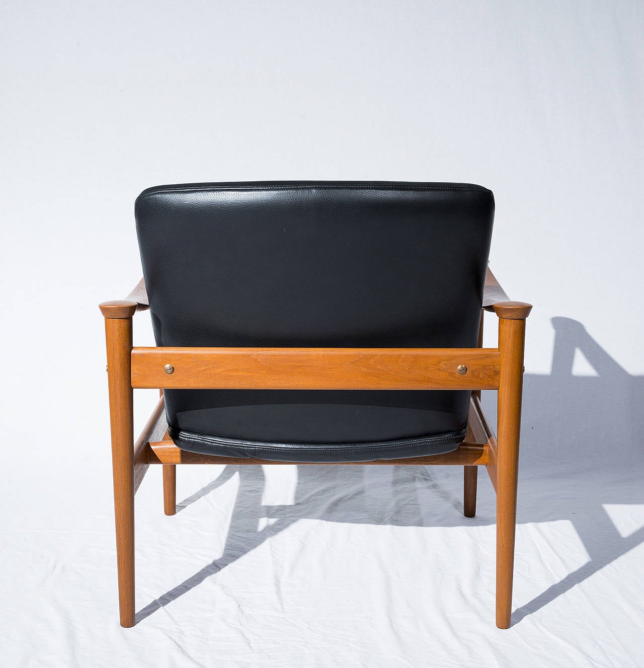 Scandinavian Modern Fredrik Kayser Lounge Chair For Sale