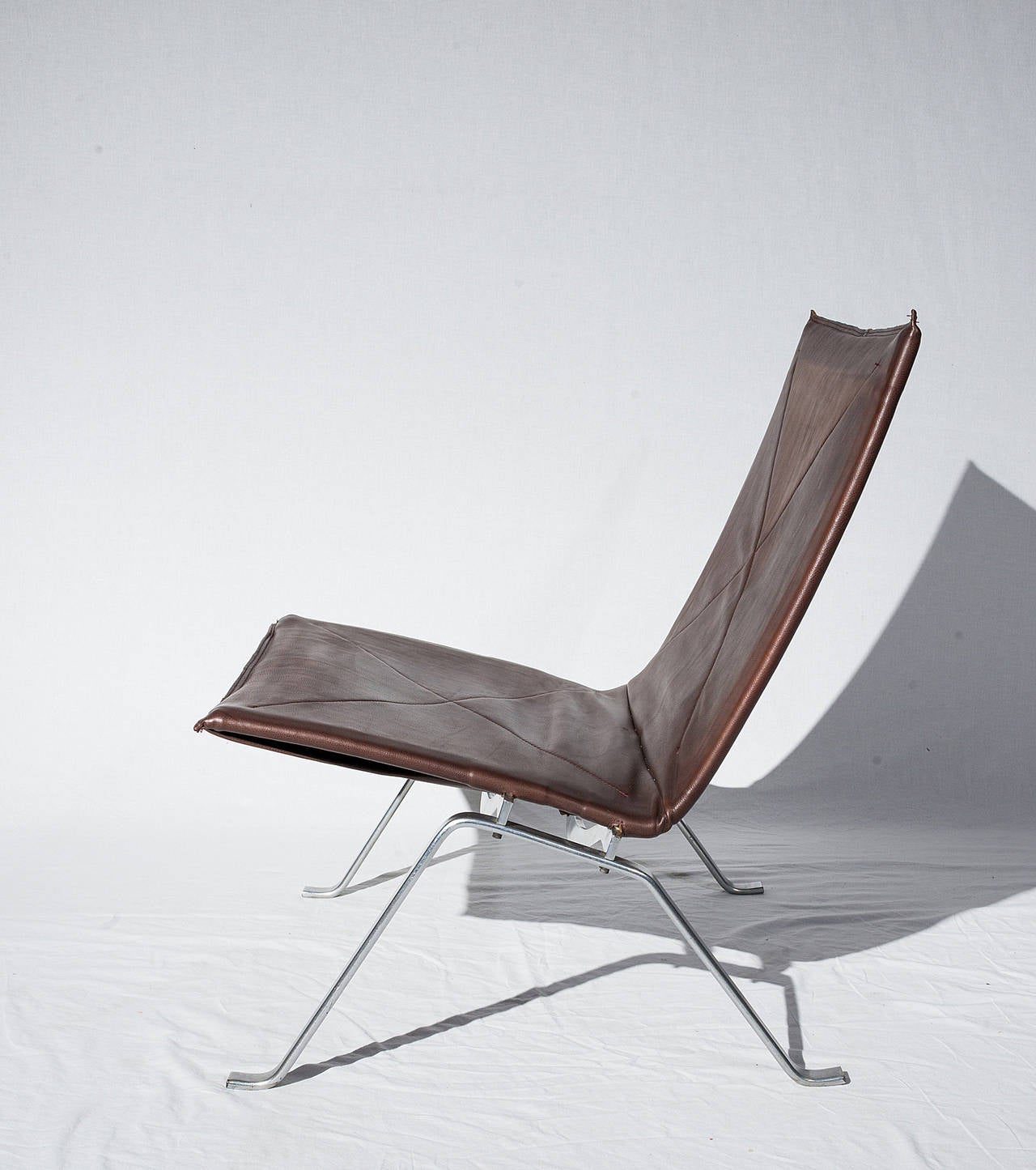 Scandinavian Modern Pair of Poul Kjaerholm PK22 Lounge Chairs