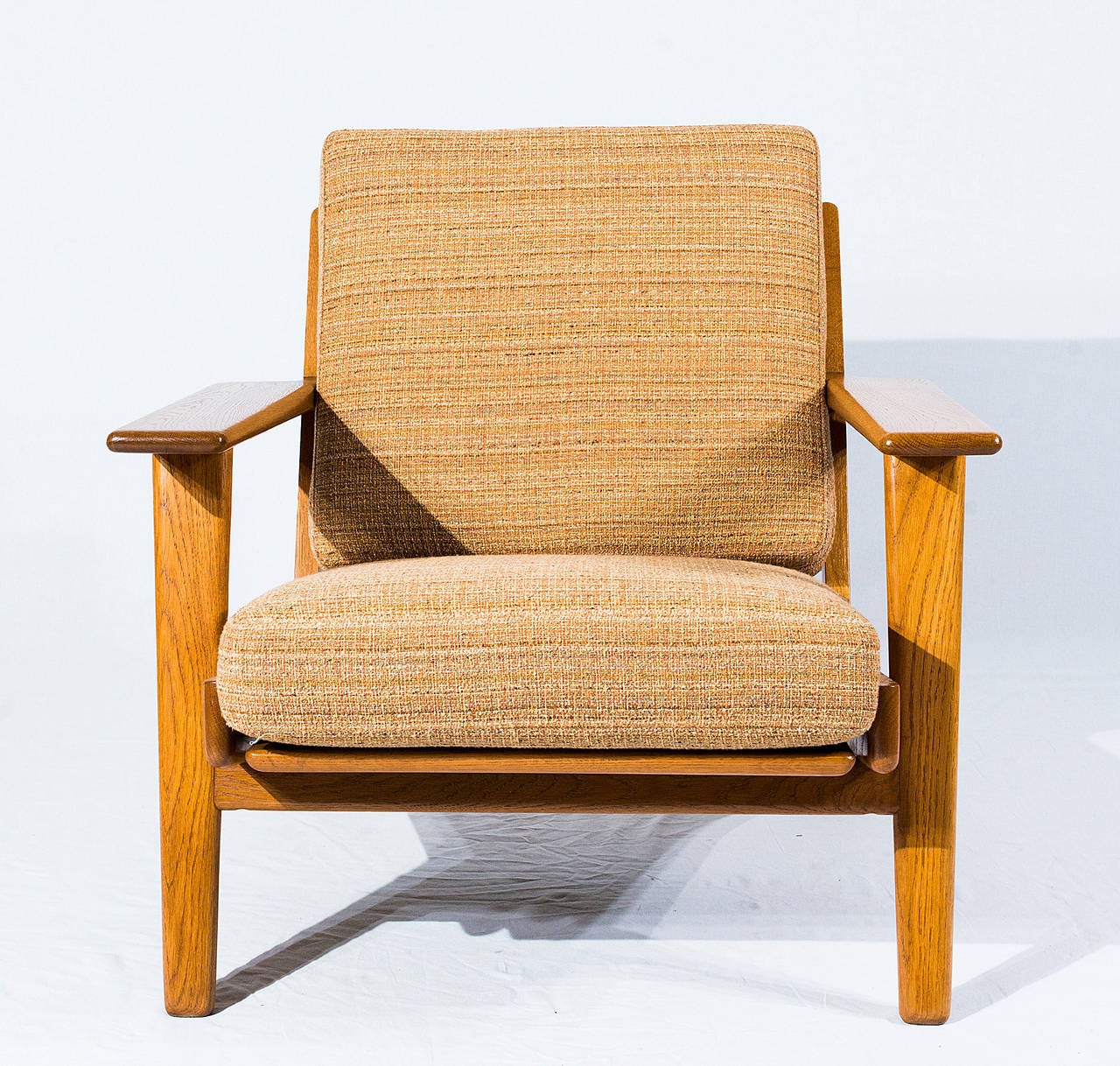 Pair of Hans Wegner GE-290 Lounge Chairs Designed in 1953 and Produced by Getama.  Store formerly known as ARTFUL DODGER INC