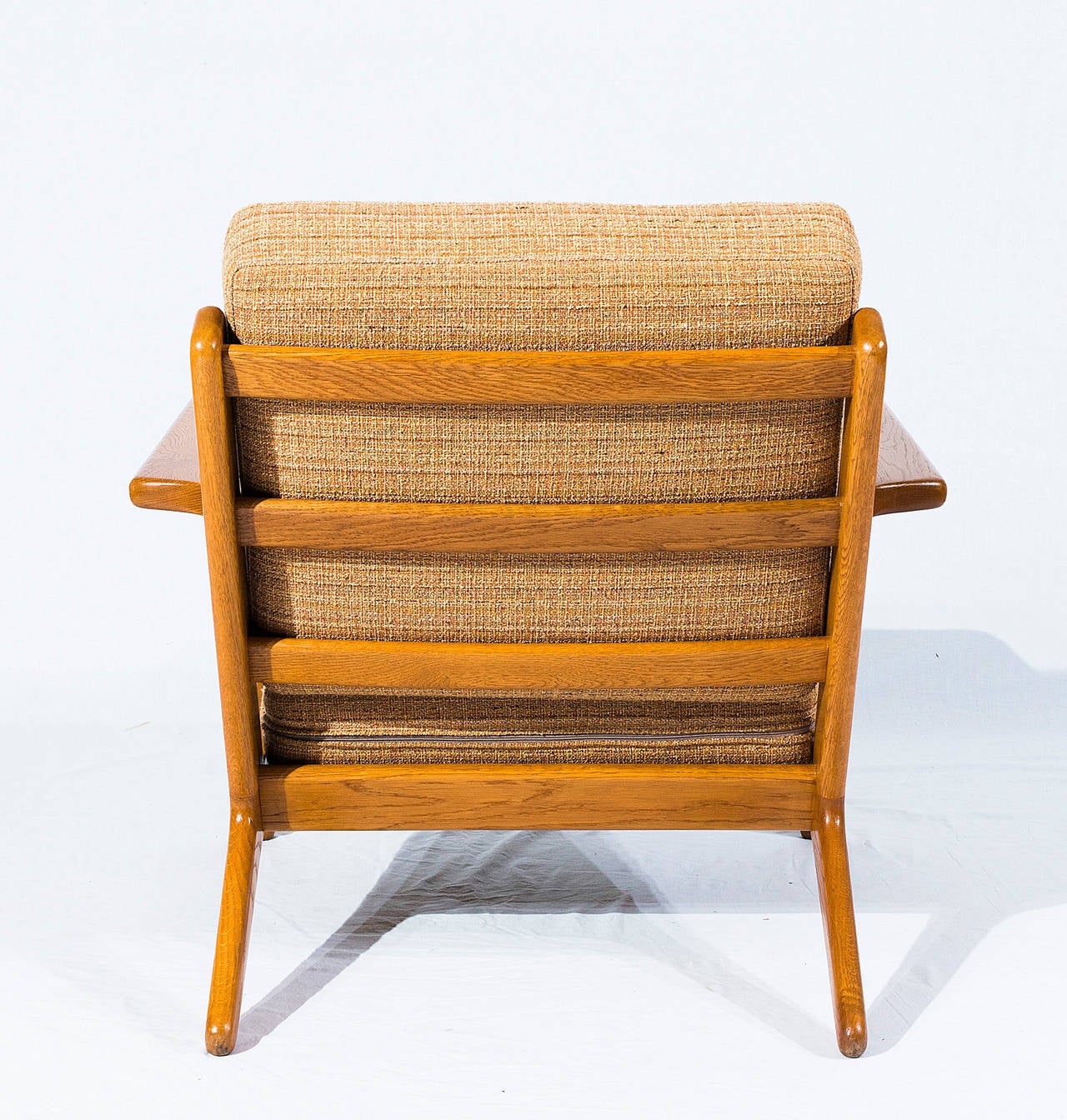 Mid-20th Century Pair of Hans Wegner GE-290 Lounge Chairs