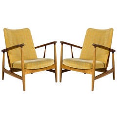 Pair of Finn Juhl SW-86 Lounge Chairs