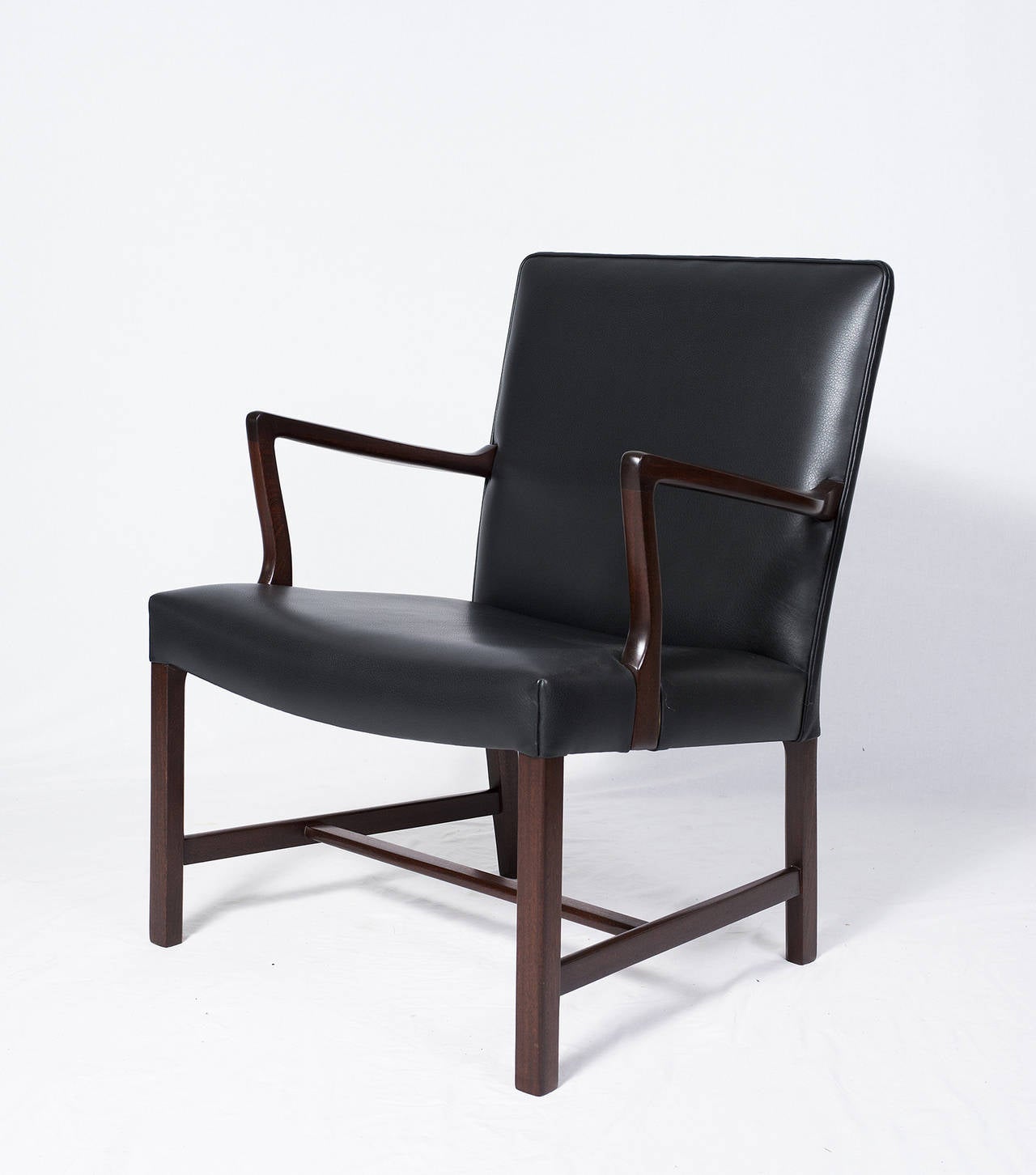 Scandinavian Modern Pair of Hans Wegner Lounge Chairs
