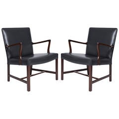 Pair of Hans Wegner Lounge Chairs 2