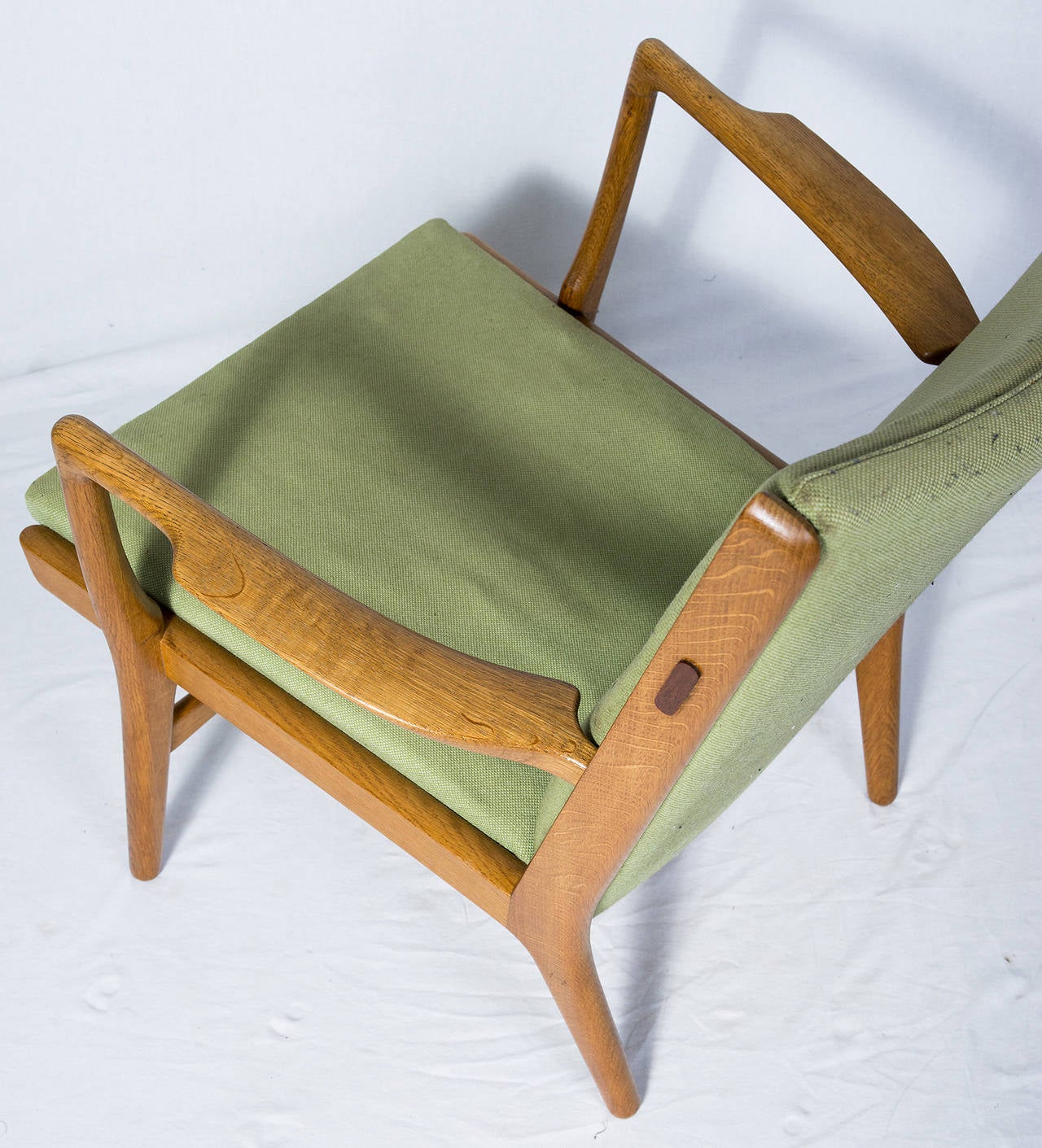 Hans Wegner AP-16 Lounge Chair In Good Condition In Los Angeles, CA