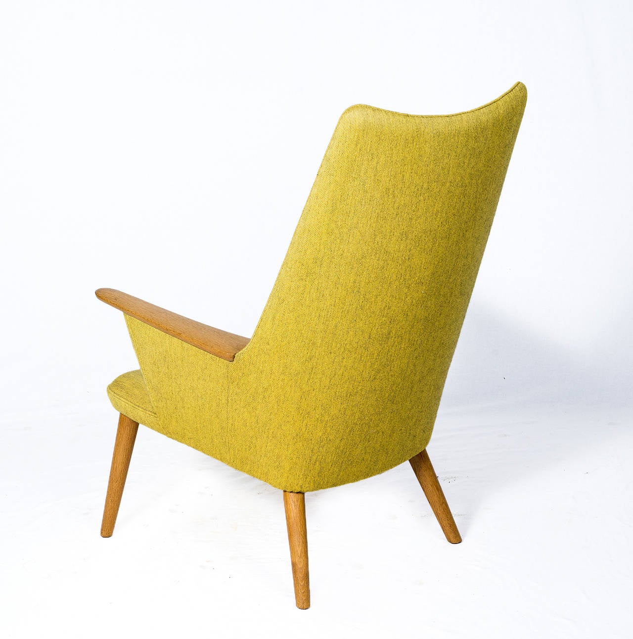 Scandinavian Modern Hans Wegner AP-27 Lounge Chair For Sale