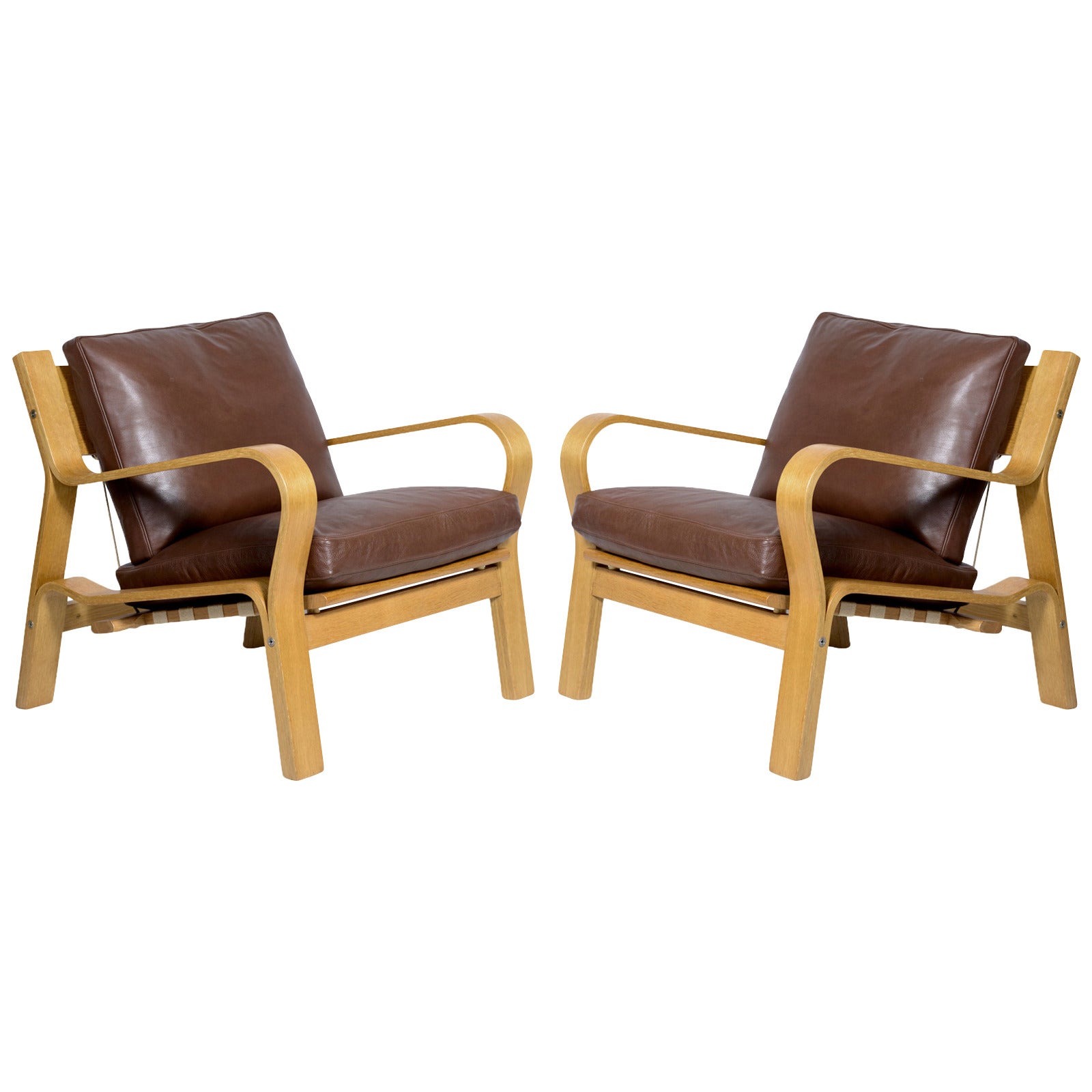 Ein Paar Hans Wegner GE-671 Loungesessel