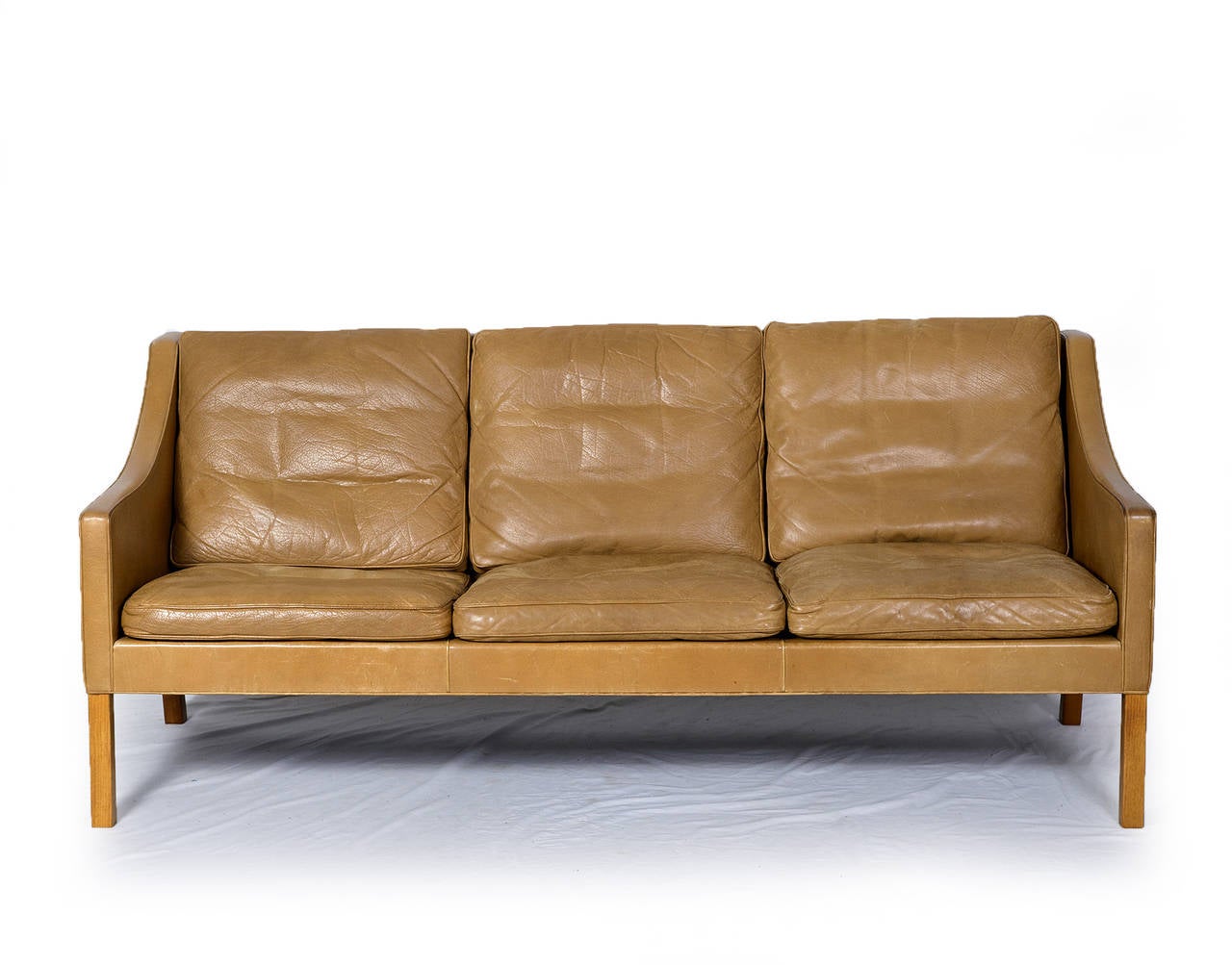 Borge Mogensen model #2209 three-seat leather sofa designed in 1963 and produced by Fredericia. 