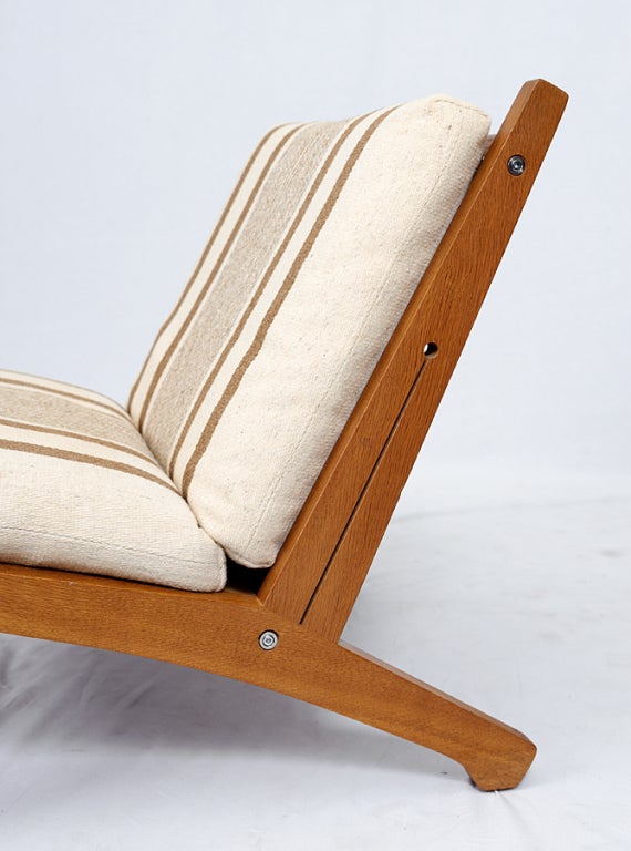Pair of Hans Wegner GE 375  Lounge Chairs 1