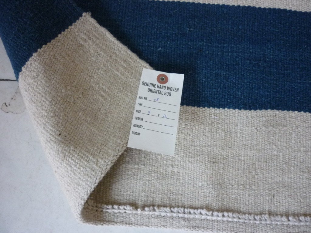 Indigo and Ivory Flatweave Rug In Excellent Condition For Sale In Sag Harbor, NY