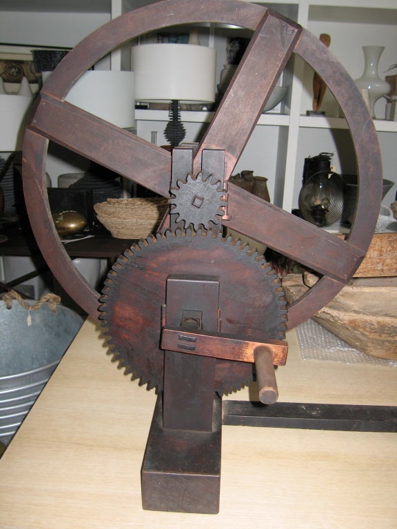 Great spinning wheel with working mechanism