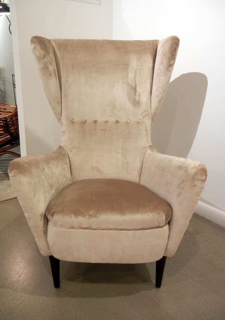 Mid-Century Modern Large Italian Mid-Century Sculptural Silk Velvet Lounge Chair