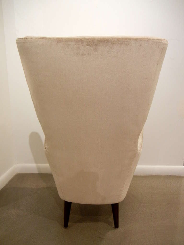 Mid-20th Century Large Italian Mid-Century Sculptural Silk Velvet Lounge Chair