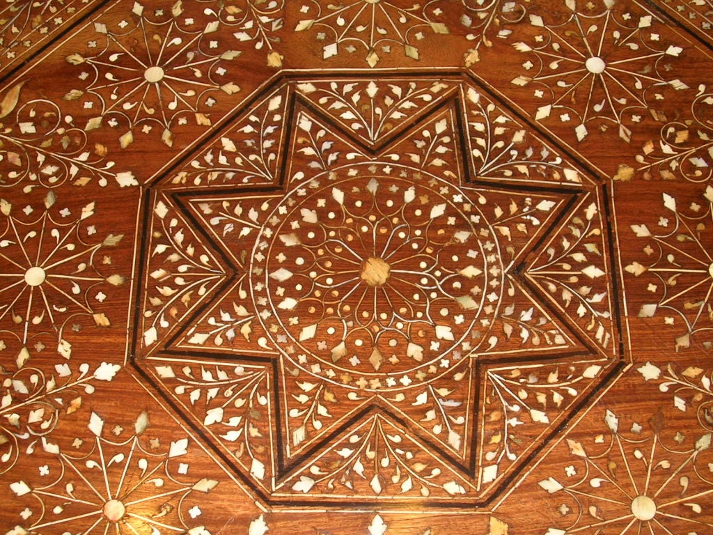 19th C Anglo-Indian Inlaid  Octagonal Table On Stand/Side Table In Good Condition In New York, NY