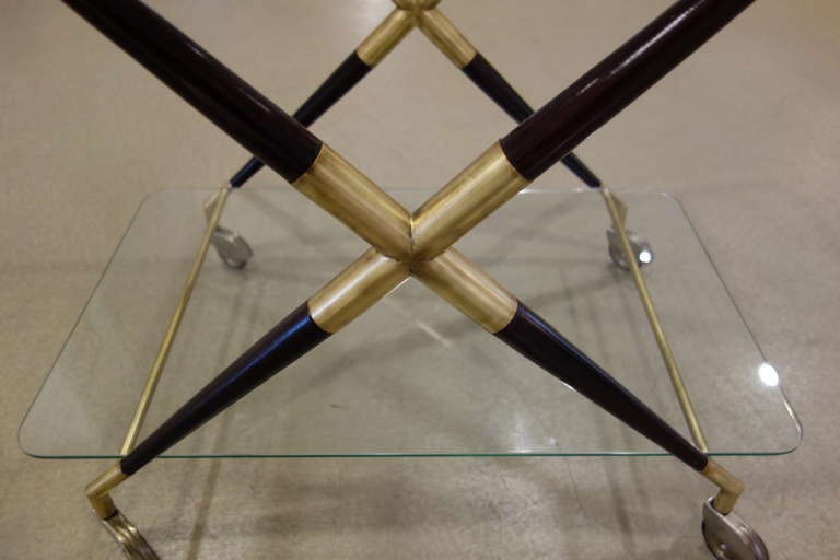 Mid-Century Italian Two Tier Brass And Wood Bar Cart In Good Condition In New York, NY