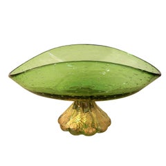A Mid-Century Murano Glass Centerpiece/Bowl A Mid-Century Murano Glass Centerpiece/Bowl