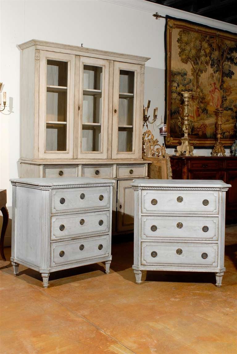 Painted Pair of 1810 Swedish Period Gustavian Three-Drawer Commode with Light Grey Paint