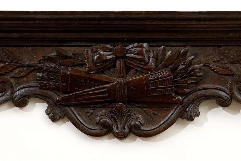 French 19th Century Wooden Rack with Carved Ribbon-Tied Quiver and Arrows For Sale 2
