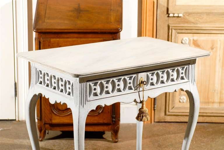 18th Century Swedish Table In Excellent Condition In Atlanta, GA