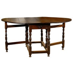 Antique English Charles II Style Walnut Gateleg Drop-Leaf Table with Turned Legs, 1850s