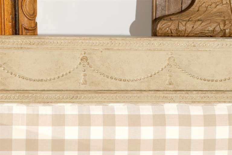 Swedish Period Gustavian Neoclassical Painted Sofa with Checkered Fabric 4