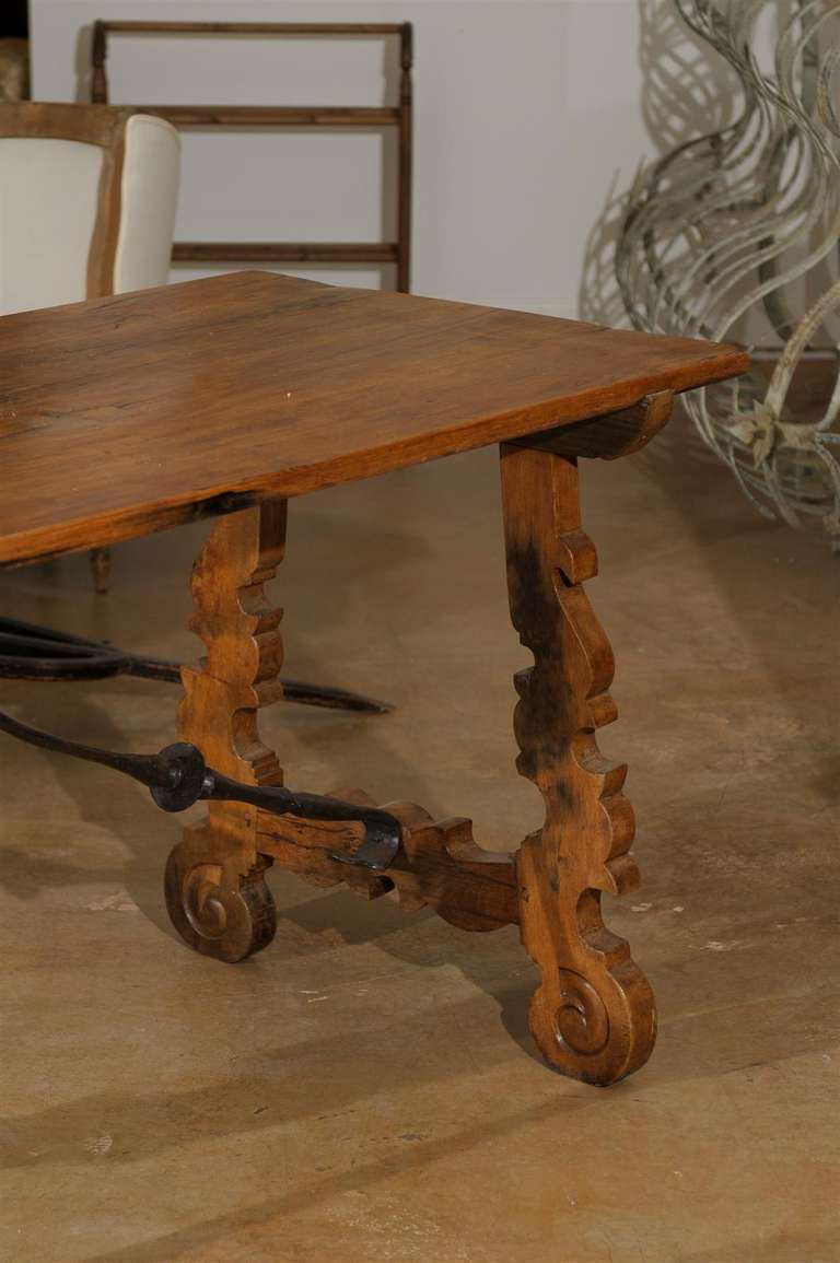 19th Century Baroque Style Spanish Carved Chestnut Fratino Sofa Table with Lyre-Shaped Legs