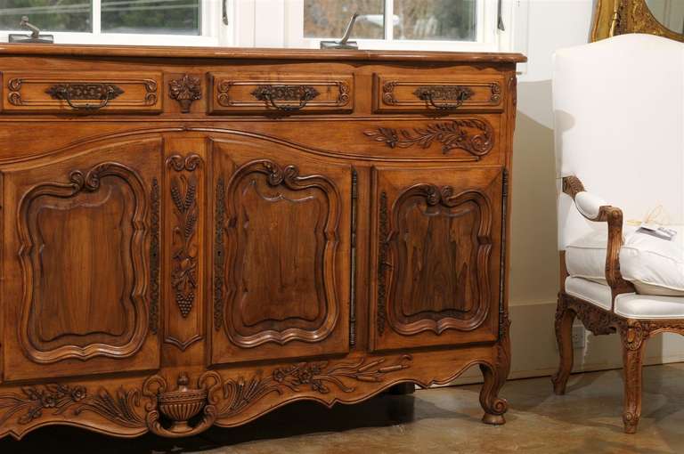 French Louis XV Style Walnut Enfilade with Four Doors and Drawers Parquetry Top In Good Condition In Atlanta, GA