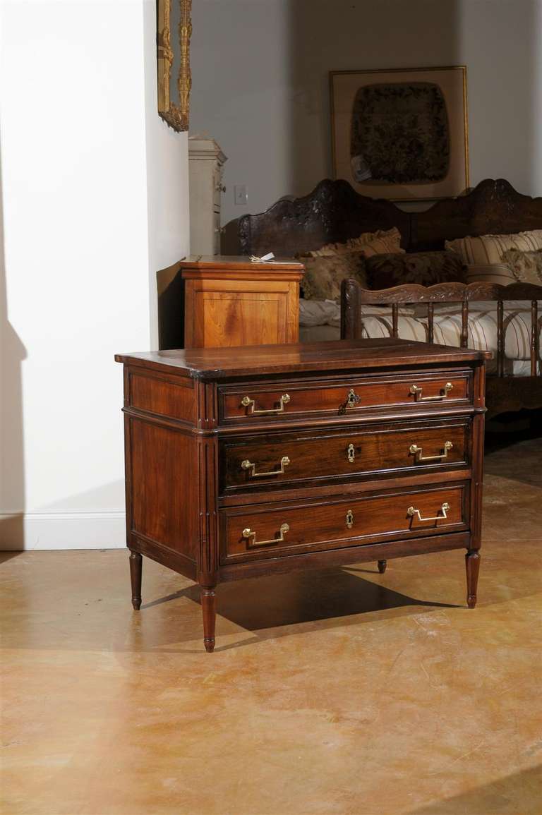 French Louis XVI Commode In Excellent Condition In Atlanta, GA