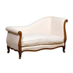 French Louis XV Style, 1830s Walnut Upholstered Méridienne with Scrolled Sides 2
