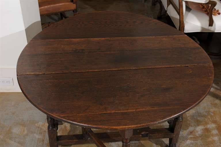 18th Century English Oak Gateleg Drop-Leaf Table with Turned Legs and Drake Feet 7